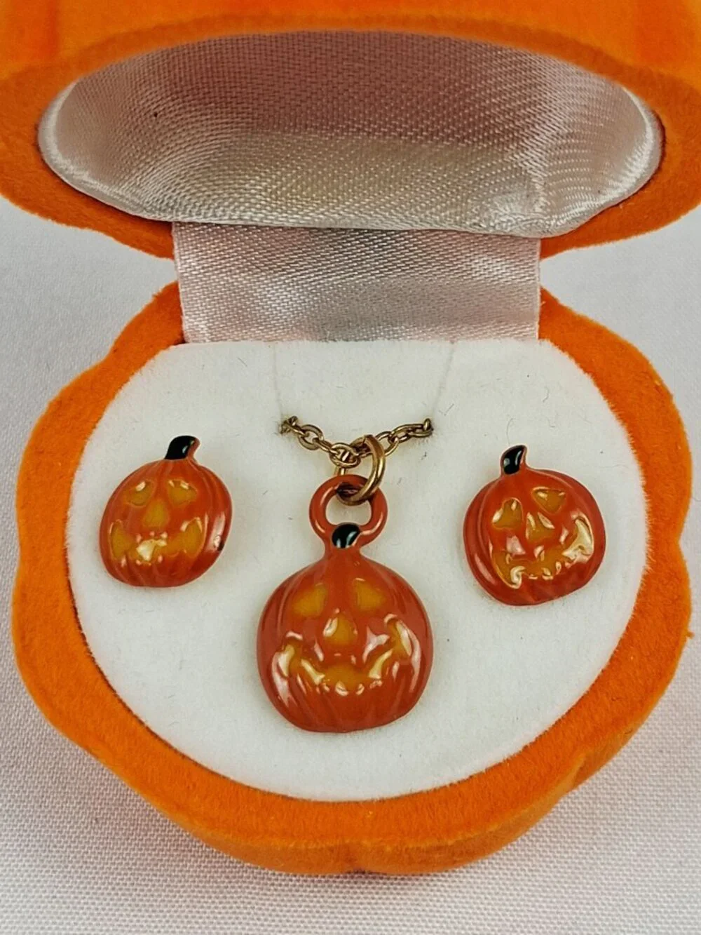 VTG Jack-O-Lantern Girls 16